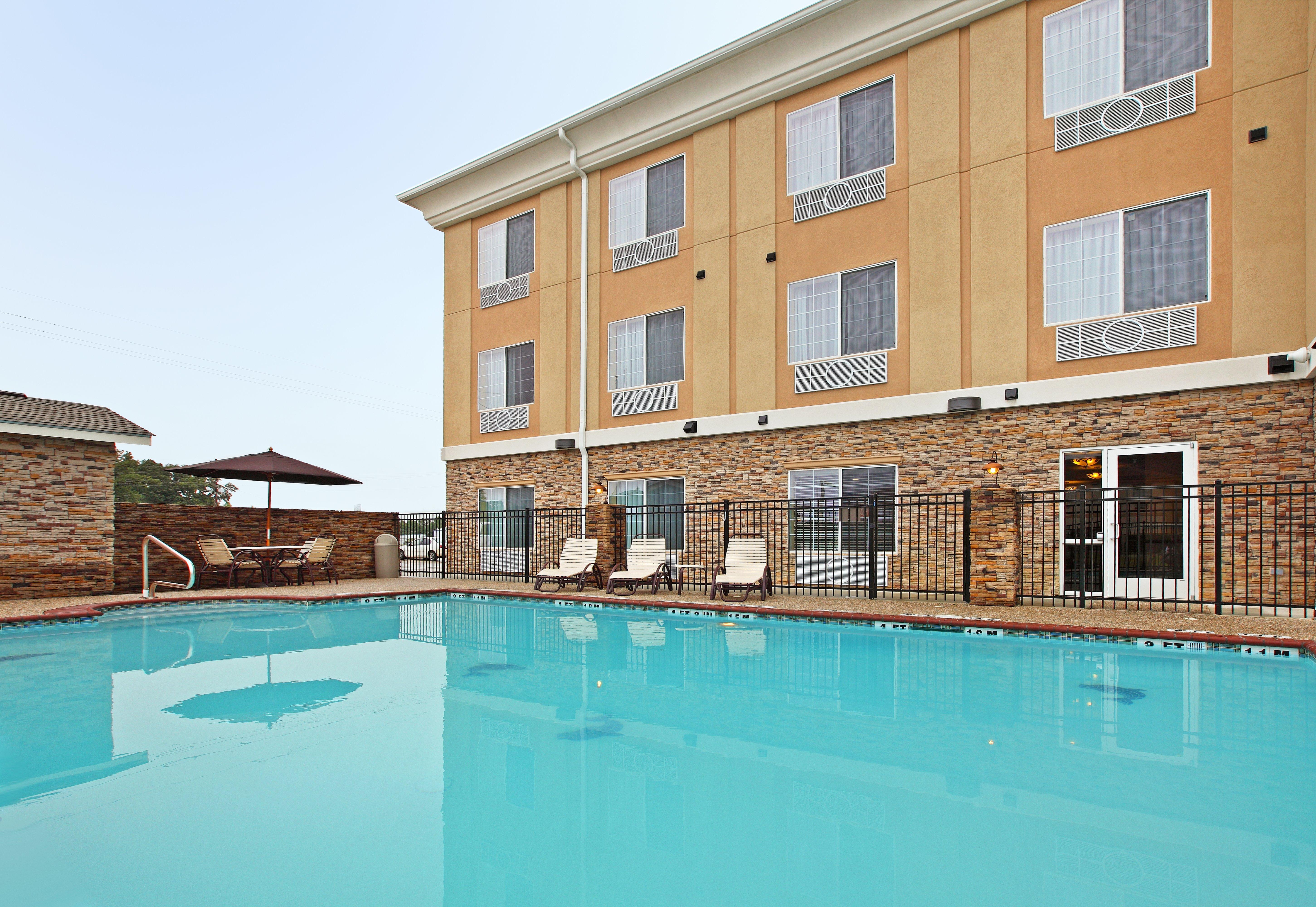 Holiday Inn Express Hotel & Suites Carthage, An Ihg Hotel Bagian luar foto